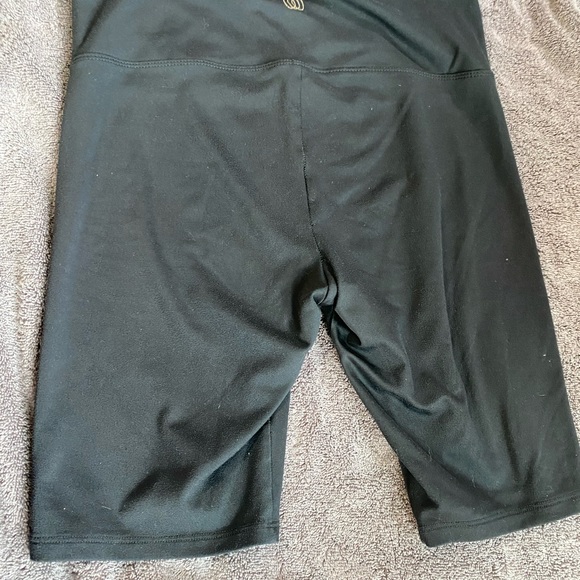 Womens activewear set - Picture 9 of 9